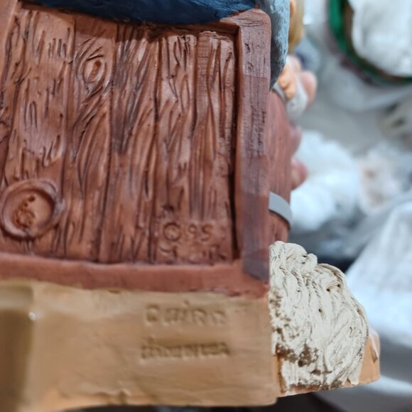 Tom Clark Cairn Studio USA 1995 Sculpture "WHO WILL BE RED?" by Roberta Griffin - Picture 9 of 12